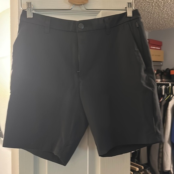 Lululemon men’s short size 30 waist 6 inch inseam. - Picture 1 of 2